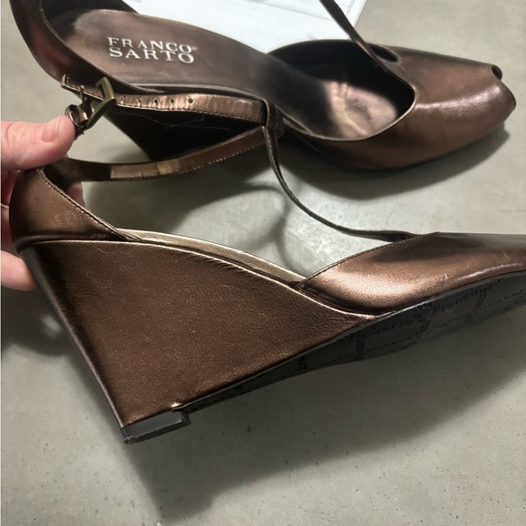 Franco sarto never worn bronze peep toe t strap wedge heel - Picture 6 of 6
